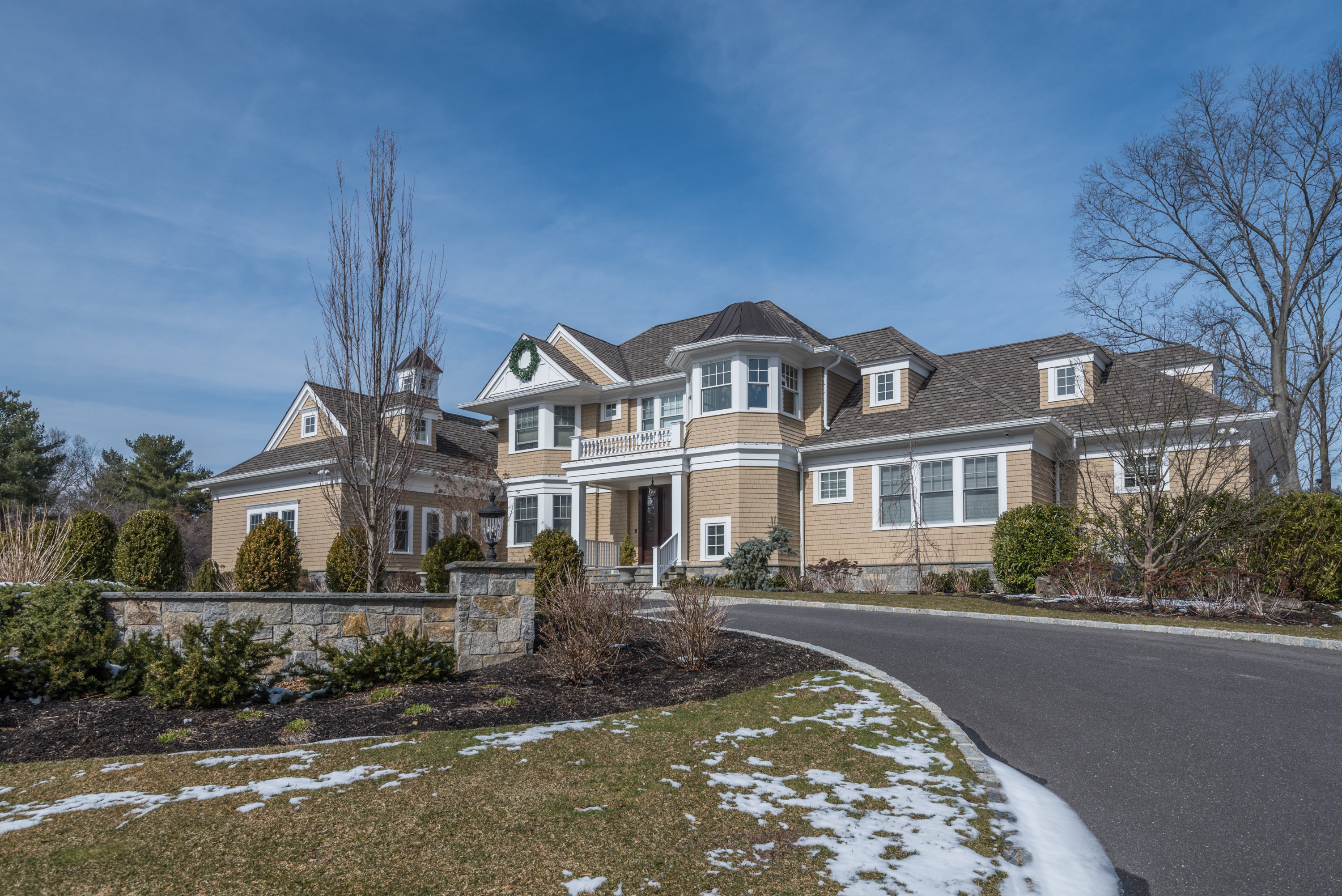 Just Sold!  Magnificent Hampton-style Colonial in Oyster Bay Cove