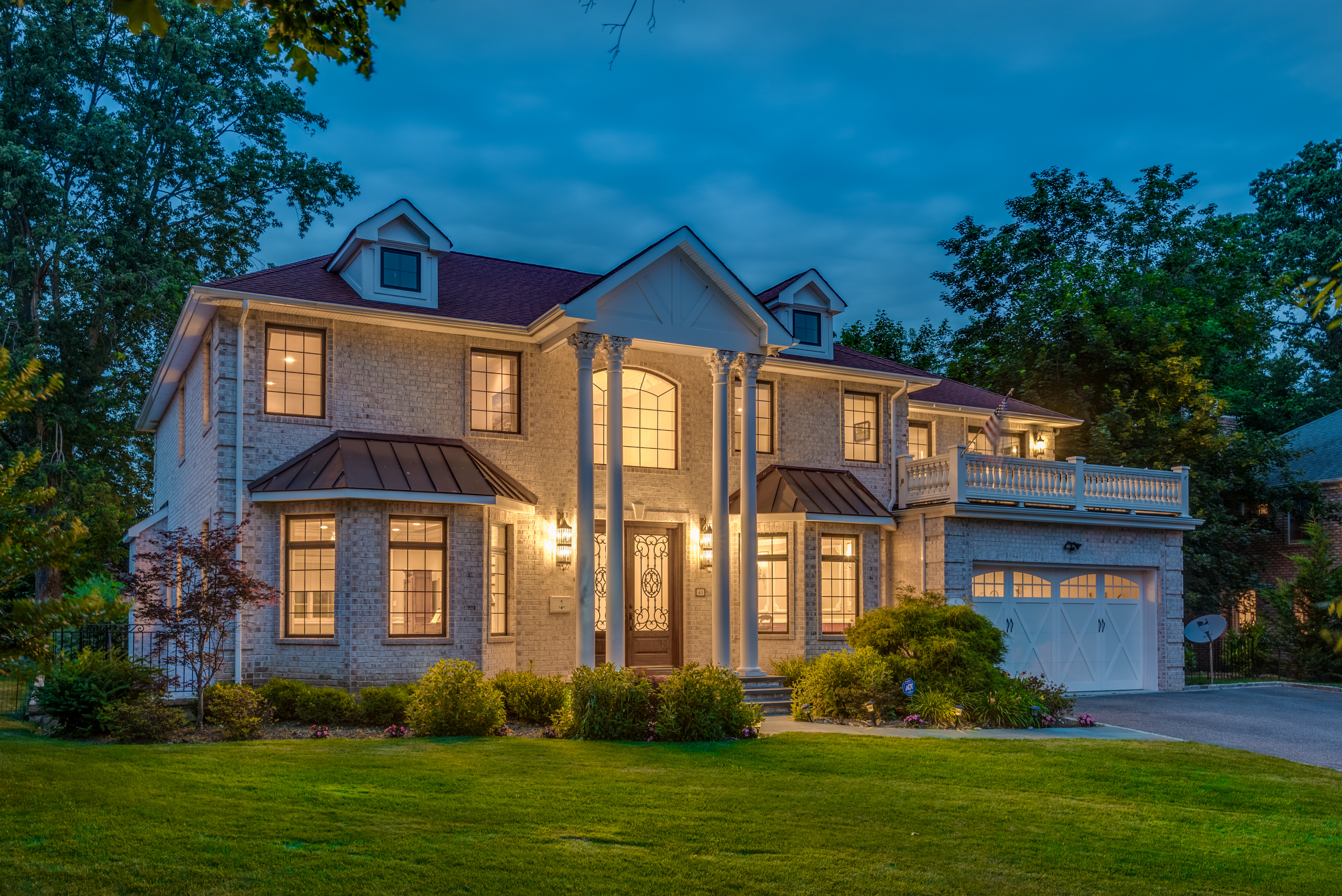 Just Sold!  Stunning Colonial in Roslyn Country Club