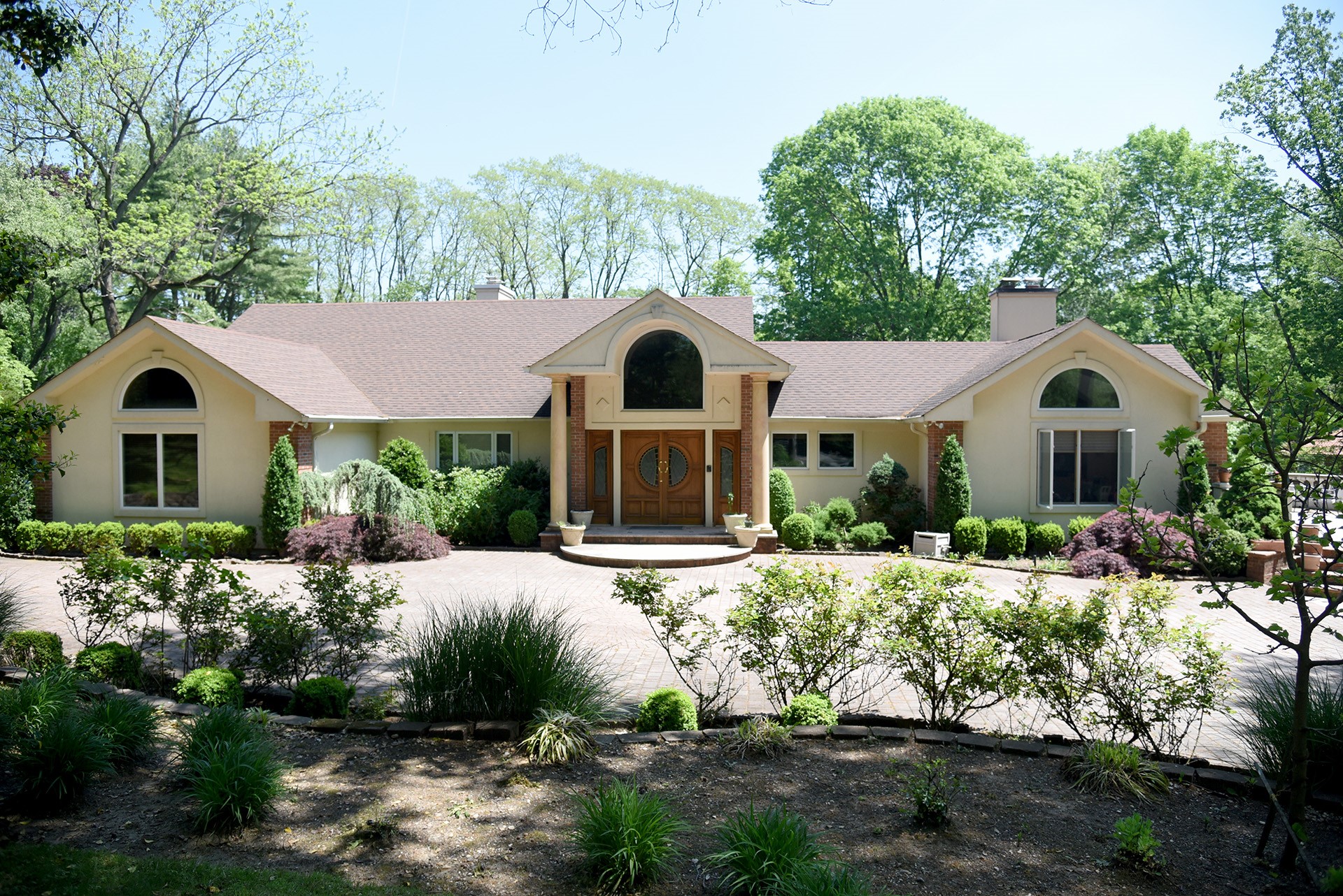 Price Improved!  Sprawling ranch in Old Westbury