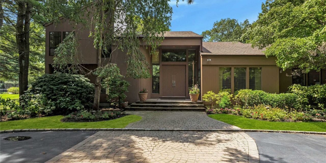 Under Contract! Incredible Contemporary Home in Oyster Bay Cove