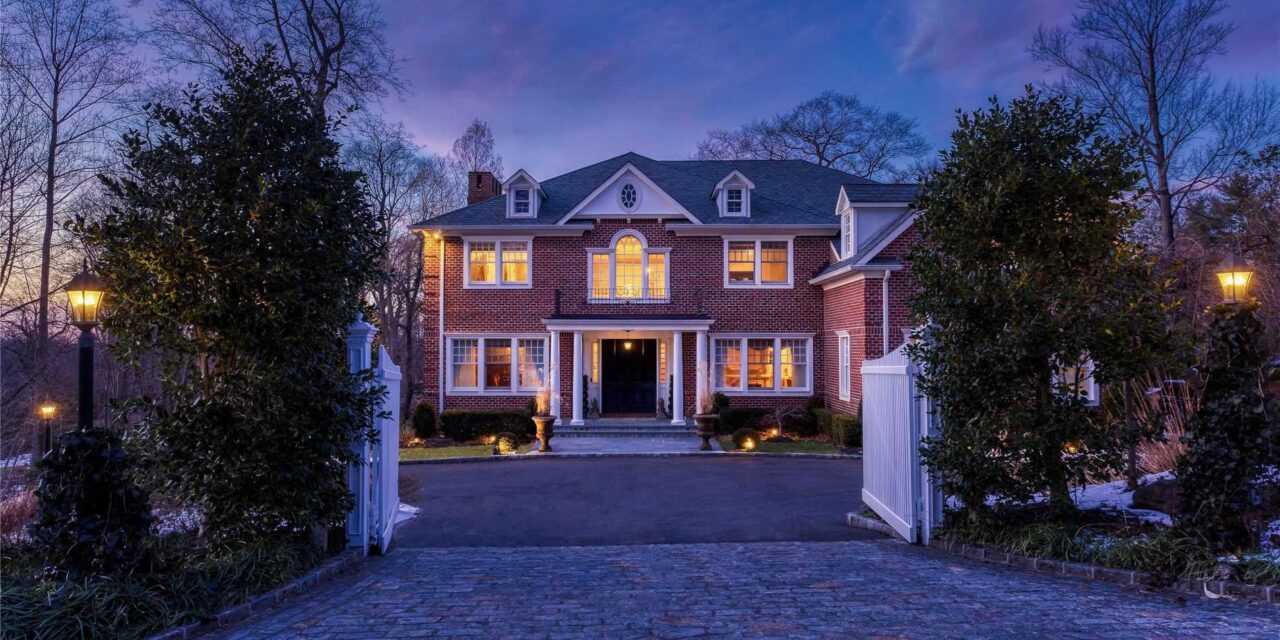 SOLD! MAGNIFICENT GEORGIAN BRICK COLONIAL IN ROSLYN HARBOR